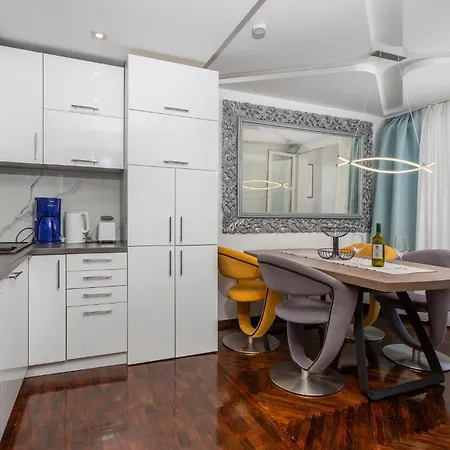 Stunning In With Kitchen * Rijeka