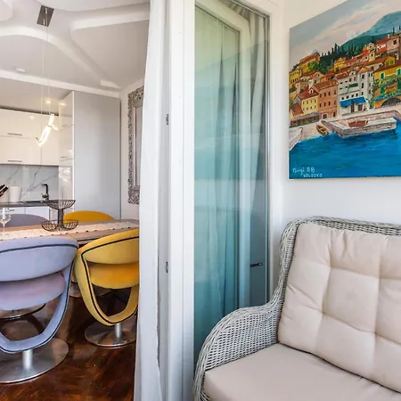 Stunning In With Kitchen *